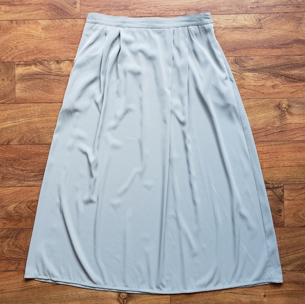 Tilley Travel Skirt, quick-dry, lightweight, flowy - light blue, size large